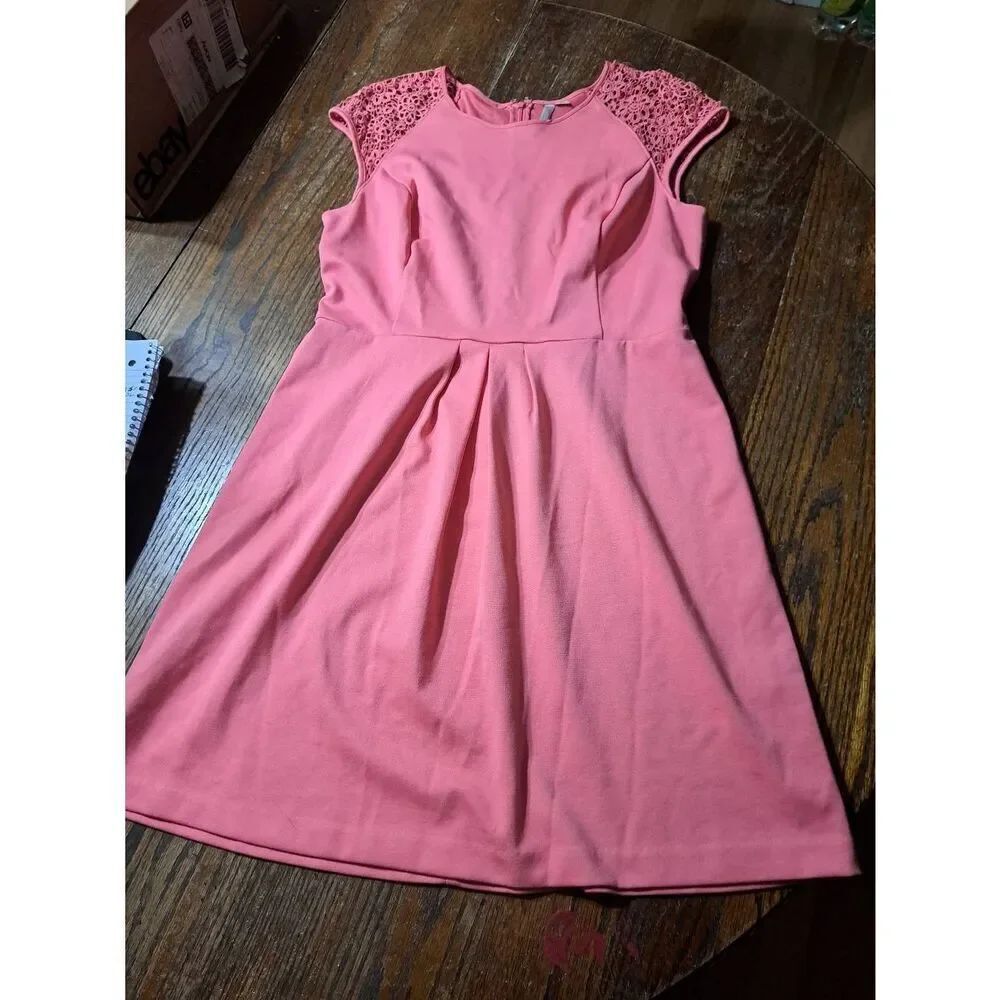 Size 12 Lauren Conrad Pink Short Sleeve Lace Back Mini Dress Lace Sleeve Crochet